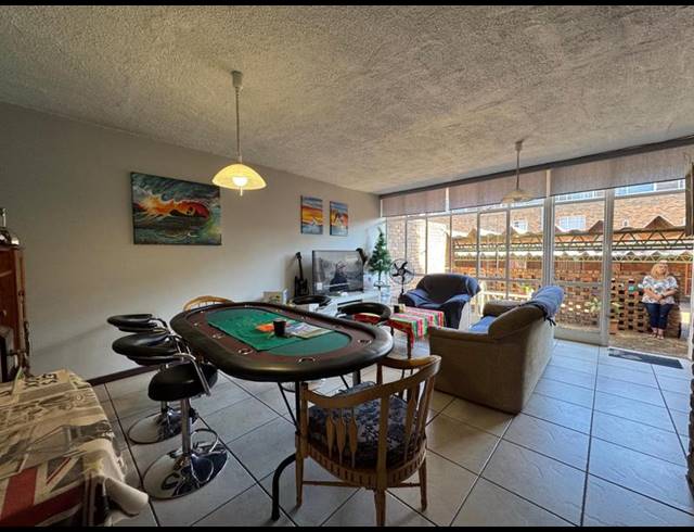3 BEDROOM TOWNHOUSE FOR SALE IN LYTTELTON MANOR